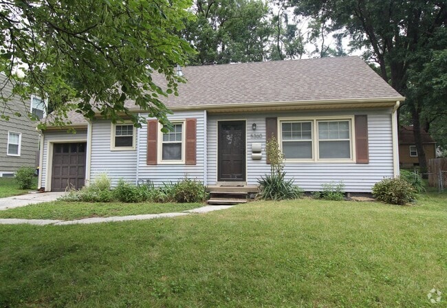 Building Photo - Updated 2 Bedroom 1 Bath Home in Roeland Park