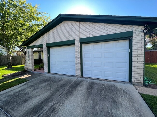 Photo - 13650 Cherrydown St