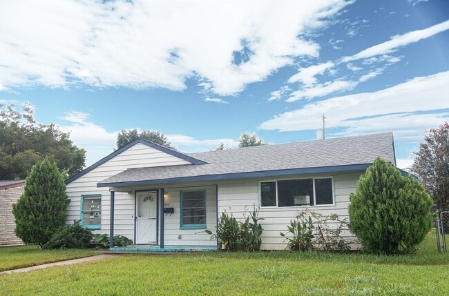 Building Photo - 2102 Norman St