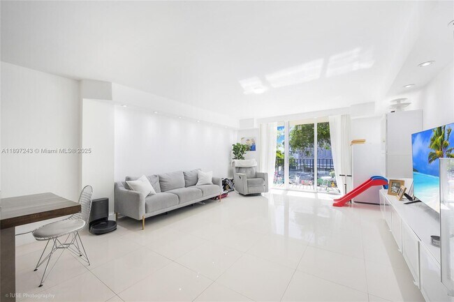 Photo - 1001 91st St Unidad 303