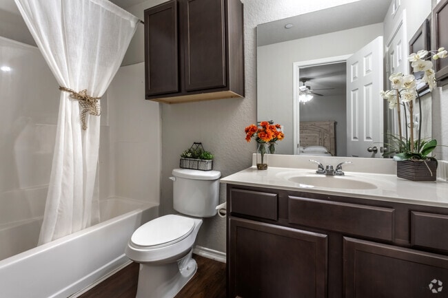 2BR, 2BA - 947SF - First Bathroom - 800 Bellshire Apartments