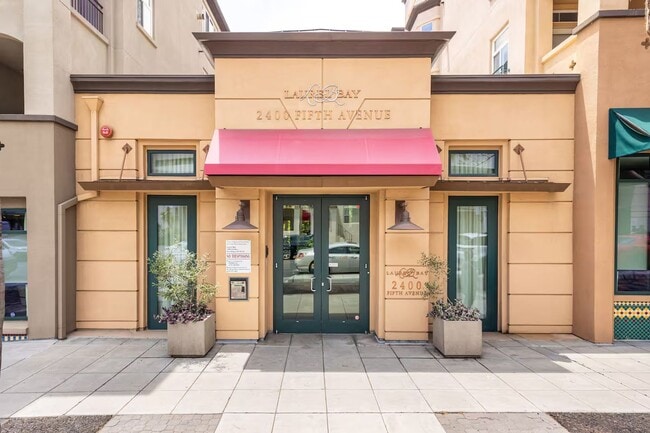 Photo - Spacious Bankers Hill Studio | In-Unit Laundry | A/C | Fireplace | Pool & Gym | 6-Month Lease Unit 219