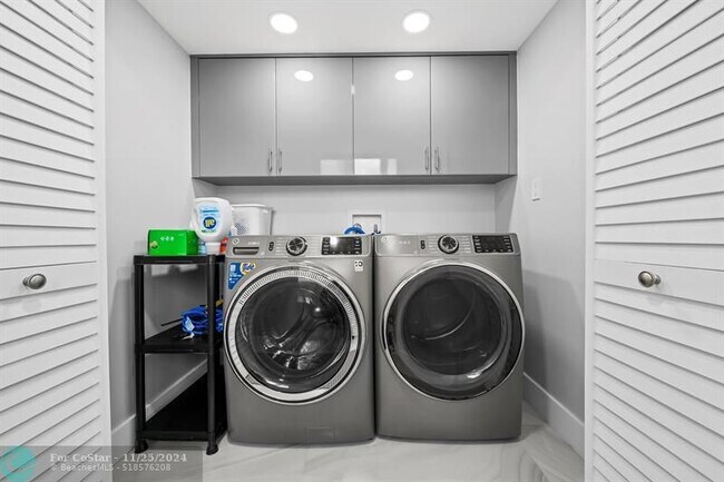 Photo - 2171 SW 23rd Ave