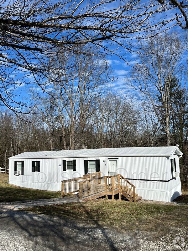 Building Photo - 14 Twin Oaks Dr Rental