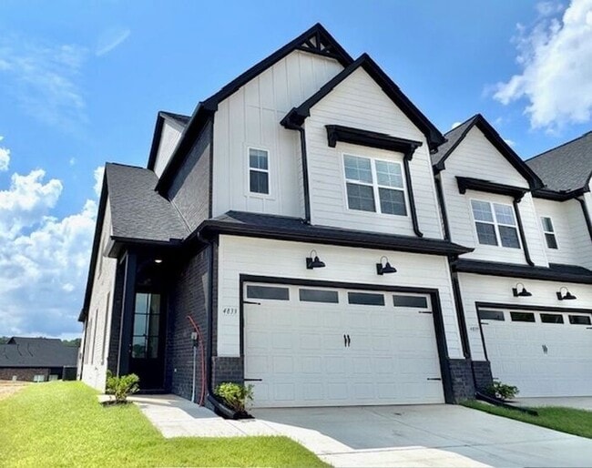 Building Photo - Now Leasing at Cedar Bluff – 4BR Townhomes...