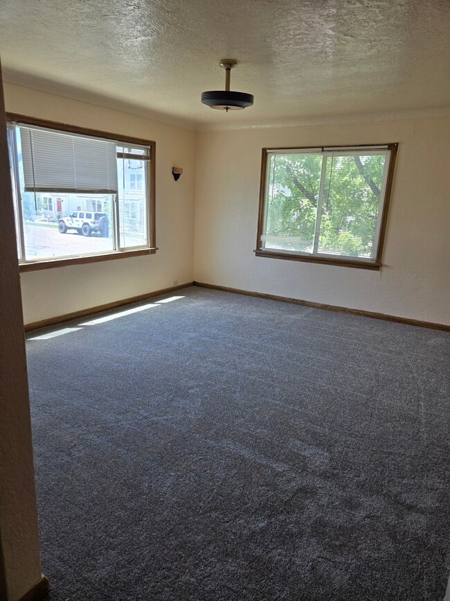945 E Lander St Unit 3