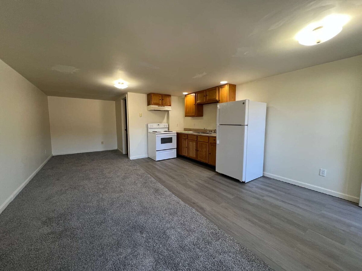 "Charming 1-Bedroom Retreat in Forsyth – Your Cozy Oasis Awaits!" - "Charming 1-Bedroom Retreat in Forsyth – Your Cozy Oasis Awaits!" Unit 5