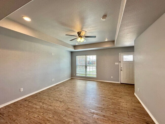 Photo - 3/2/2 in Frenship ISD! Available Now!