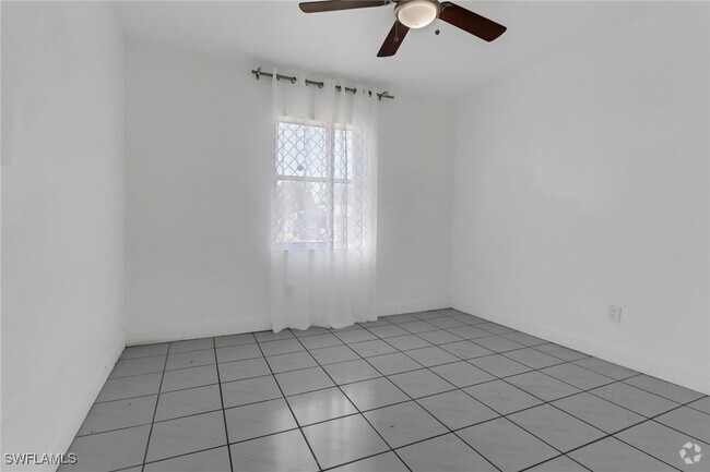 Building Photo - 2540 47th Terrace SW Rental