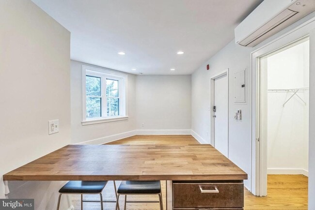 Photo - 5150 Ridge Ave Unidad 3