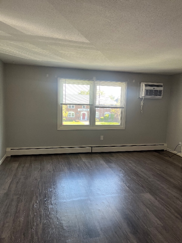 Photo - 250 Bloomfield Ave