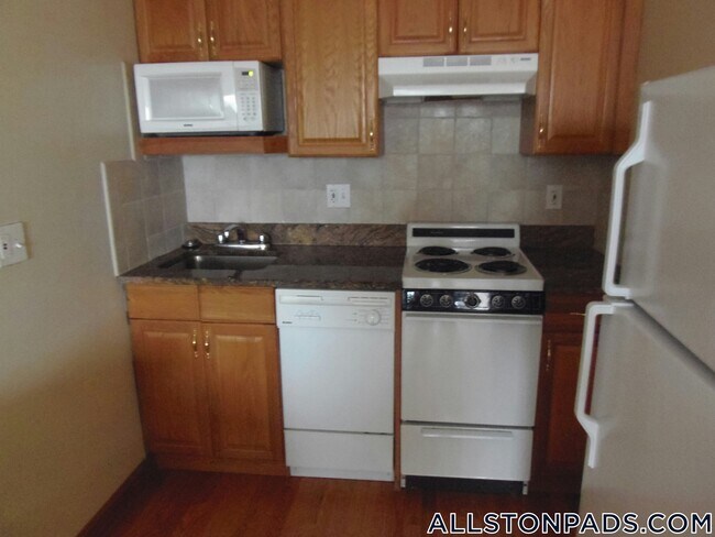 Photo - 1110 Commonwealth Ave Unidad 416