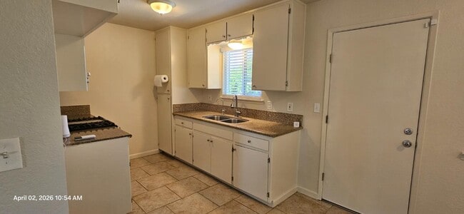 Photo - 3069 Thompson Ave