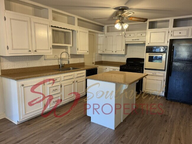 Photo - 4 bedroom 2 bath, great neighborhood! One block from TSU football field.