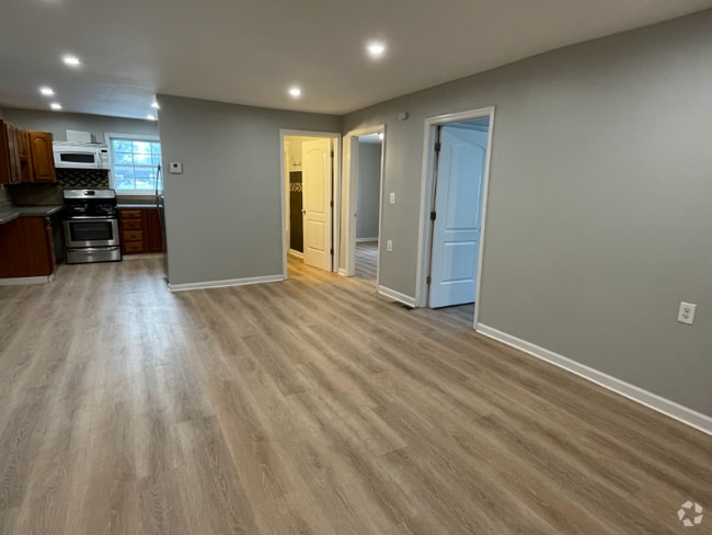 Building Photo - 22 13th St Rental