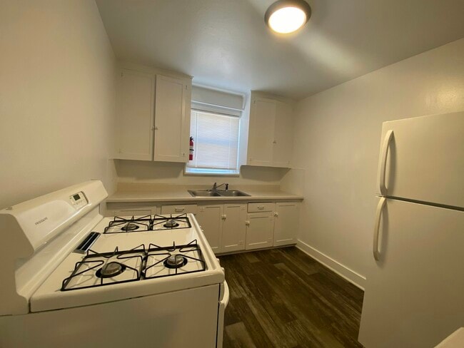 Building Photo - 609 St Joseph St Unit 16