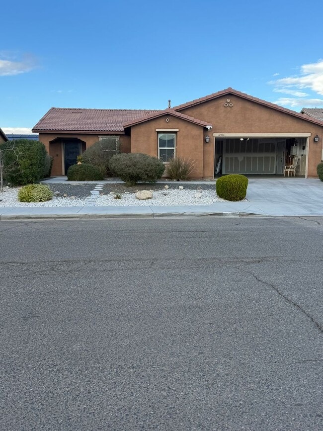 Building Photo - MOVE-IN -READY