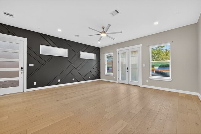 Photo - 4508 Hardy St