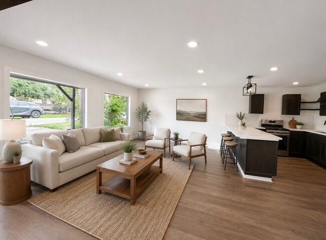 Photo - 3702 Cochran St