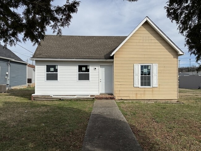 Building Photo - 1612 8th Ave