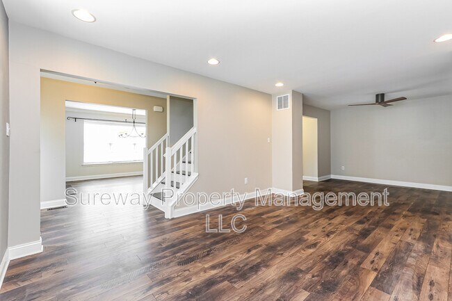 Photo - 1704 Delancey Way