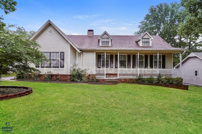 Building Photo - Updated 3BR Sherwood Home with Huge Fenced Yard