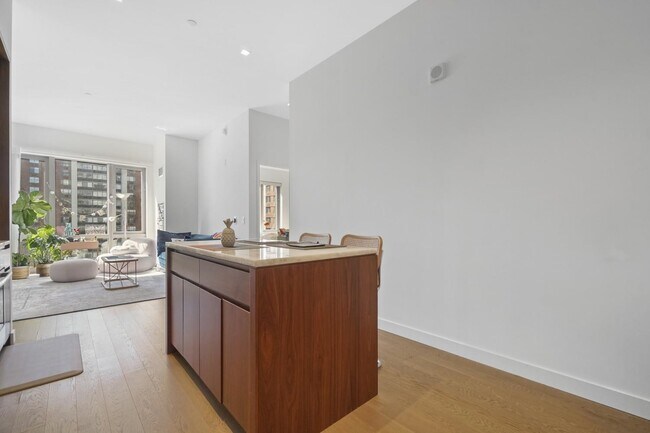 Photo - 75 Park Ln S Unidad 1909