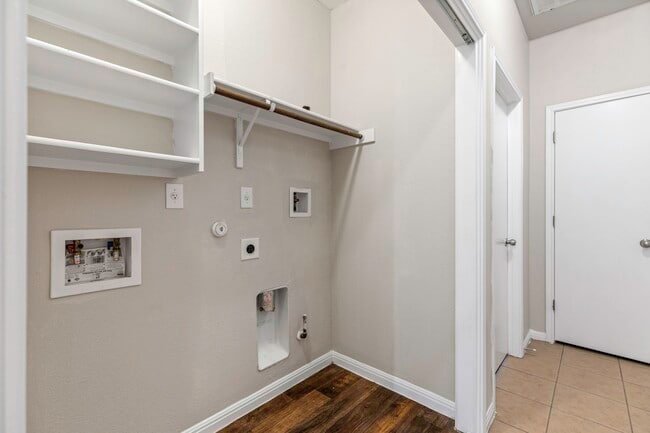 Photo - 253 Eagle Brook Ln