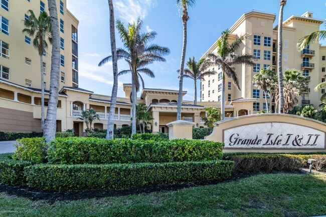 Building Photo - 3313 Sunset Key Cir Unit 307