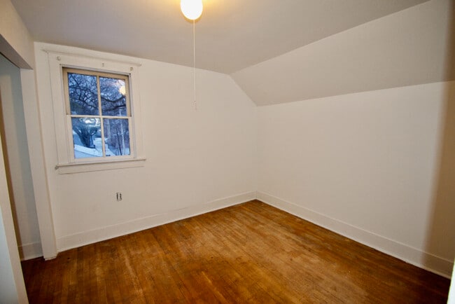 Photo - 821 8th St N