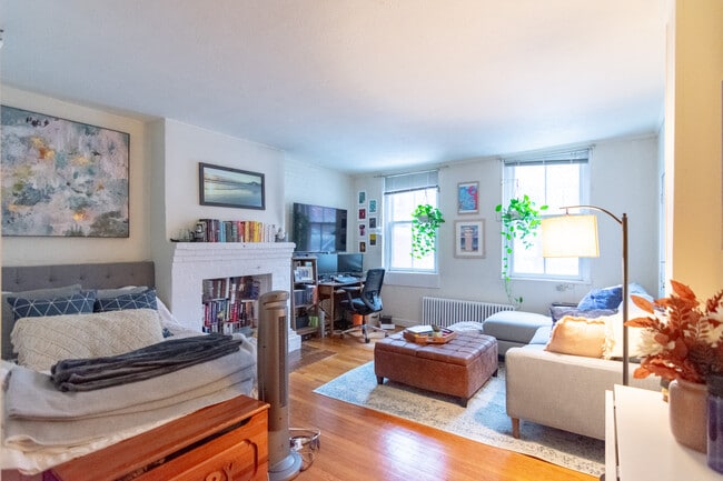 Photo - 213 Newbury St Unit 1