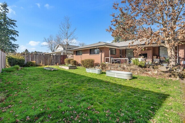 Photo - 3 Bedroom 3 bath 1 level Mid Century Beauty!