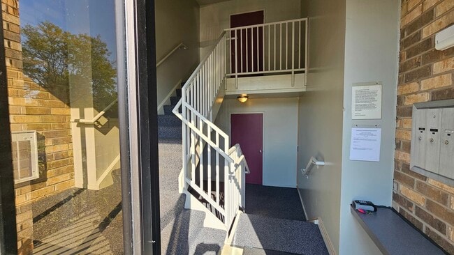 Photo - 729 Limerick Ln Unit 1B