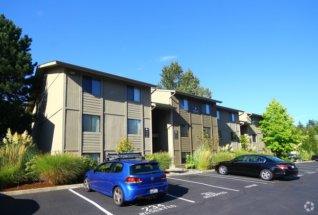 Cross Creek Apartments