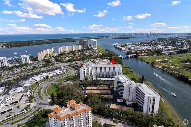 Building Photo - 336 Golfview Rd Unit 303 Rental