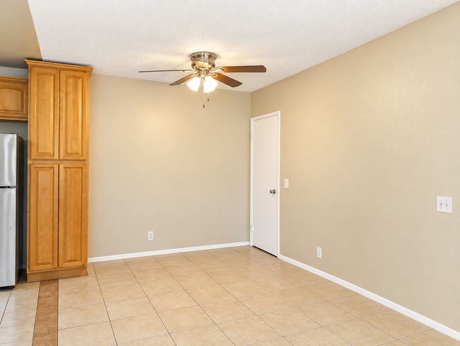 433 Autumn Dr