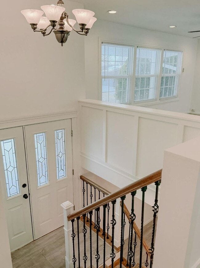 Photo - 919 Seneca Dr