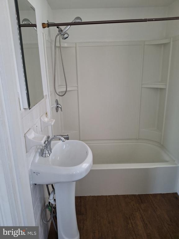 Photo - 212 E Broad St