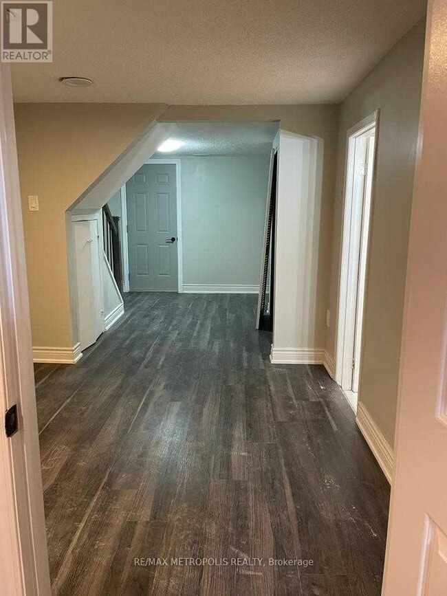 Photo - 26 Lansbury Dr