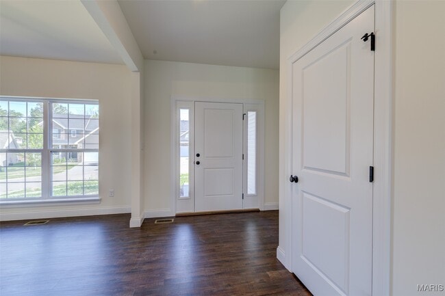 Photo - 2025 Maryland Oaks Cir