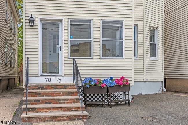 Photo - 70 N Willow St