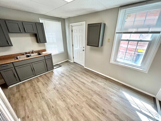 Photo - 2212 Calumet St Unit 1 Lower