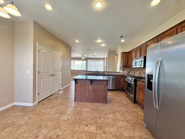 Photo - 1220 N Spring Valley Dr