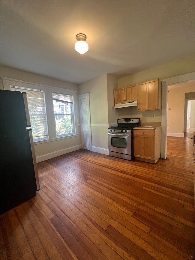 Photo - 9 Stedman St Apartments Unit 1