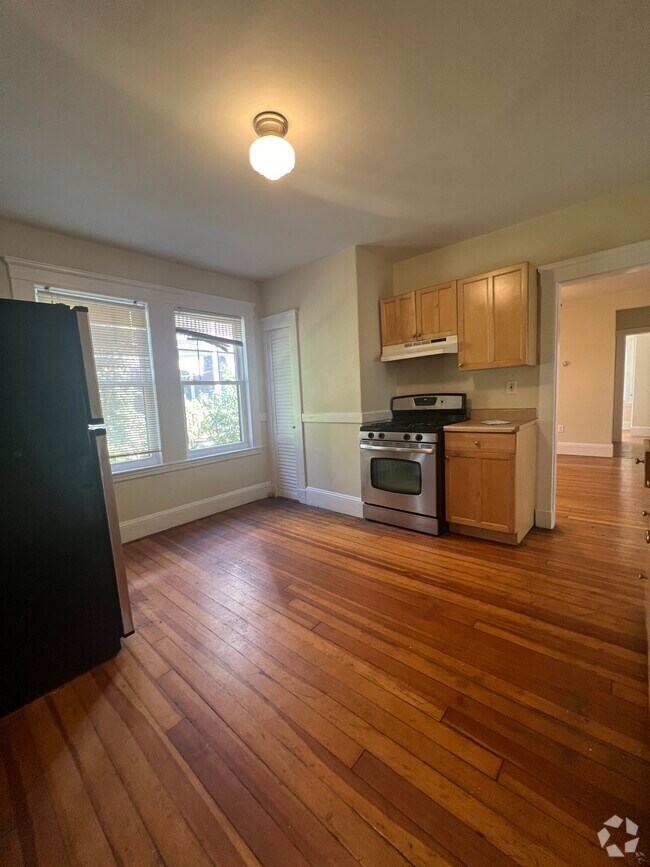 Building Photo - 9 Stedman St Unit 1 Rental