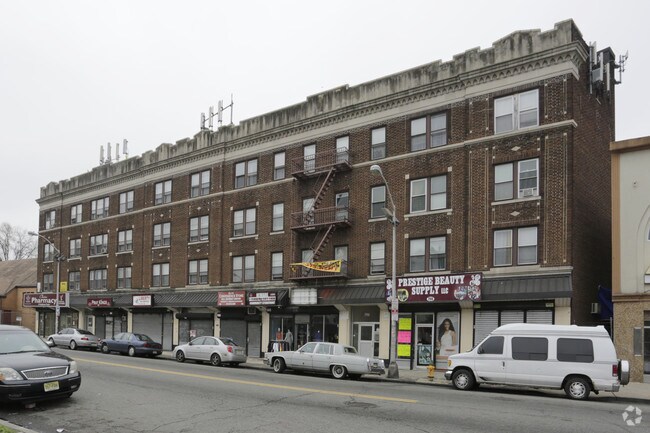 The Clinton Estates - The Clinton Estates Apartments