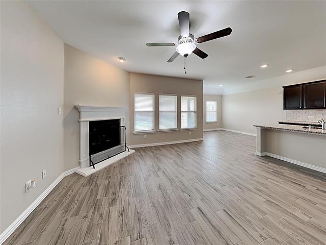 Photo - 909 Silverbell St