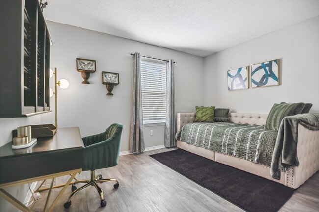 Renovated Apartment - North Oaks Landing