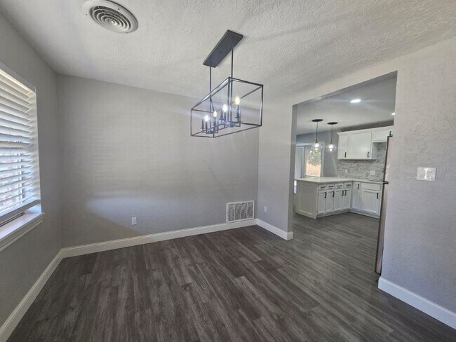 Photo - 1713 NW Great Plains Blvd