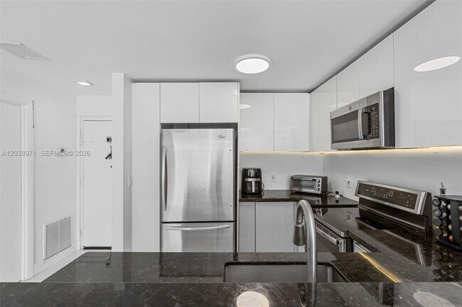 6545 Indian Creek Dr Unidad 306